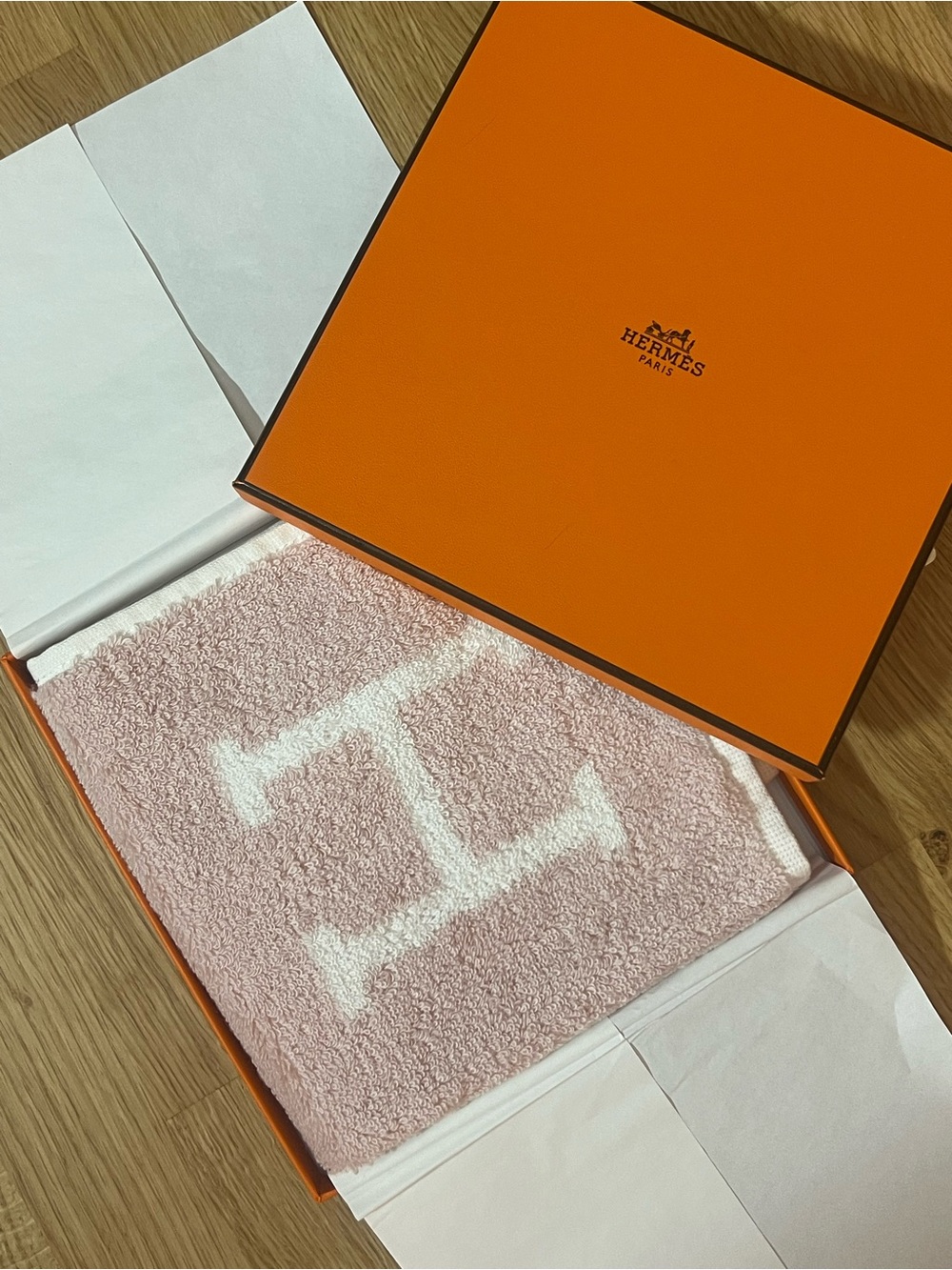 Hermes Avalon Wash Cloth - Picture 3 of 5